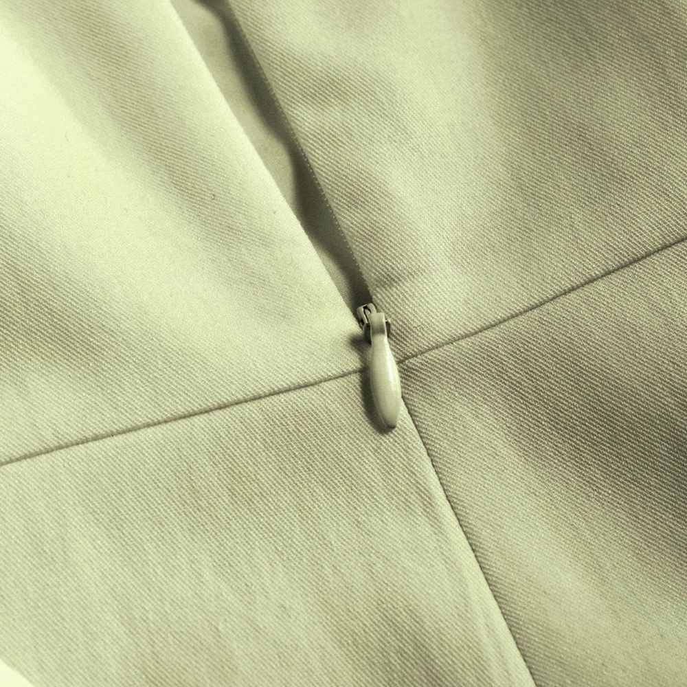 Solid V-Wire Playsuit With Belt - Picture 4 of 4